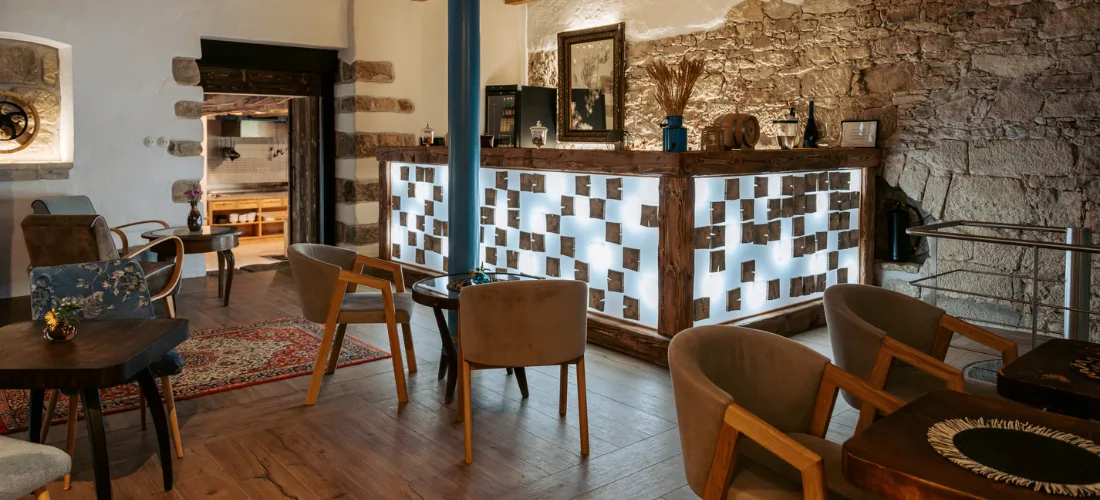 Bar & Winery