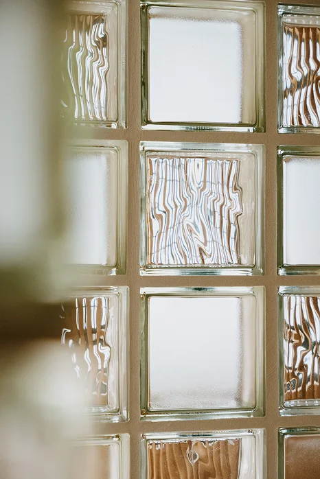 Detail glass
